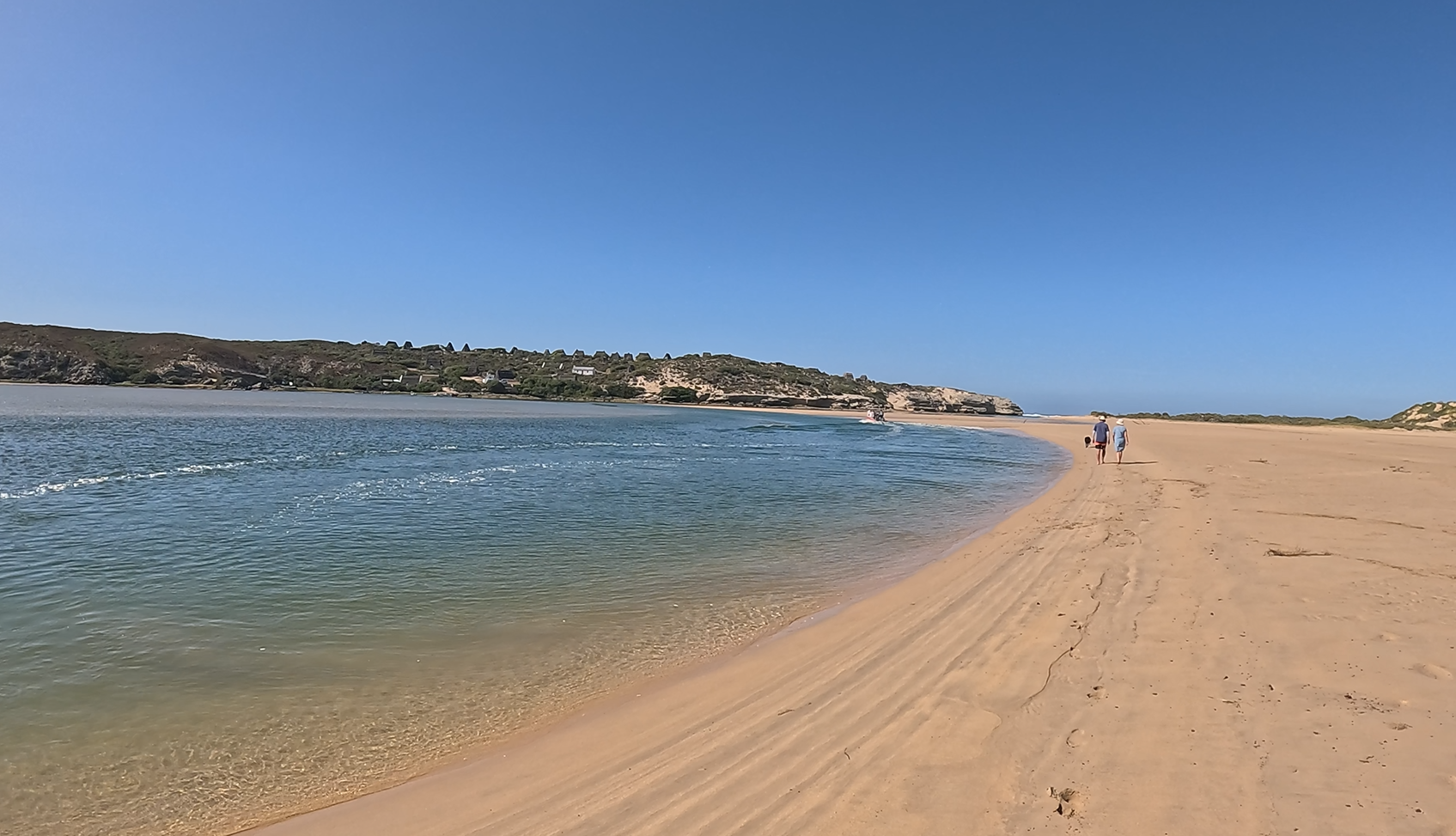 A quiet, empty beach at Puntjie